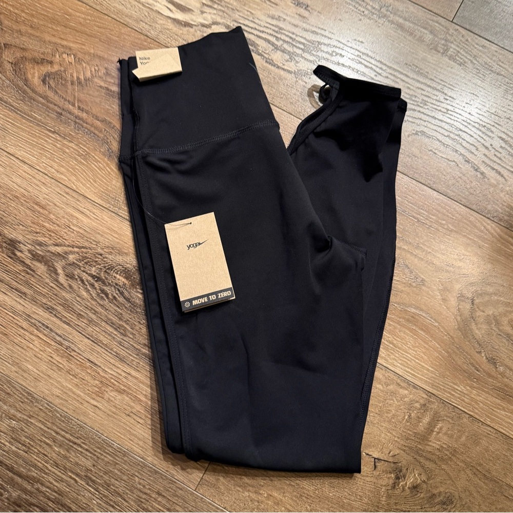 Nike Yoga High Rise 7/8 Length Black Leggings Small - Picture 3 of 4